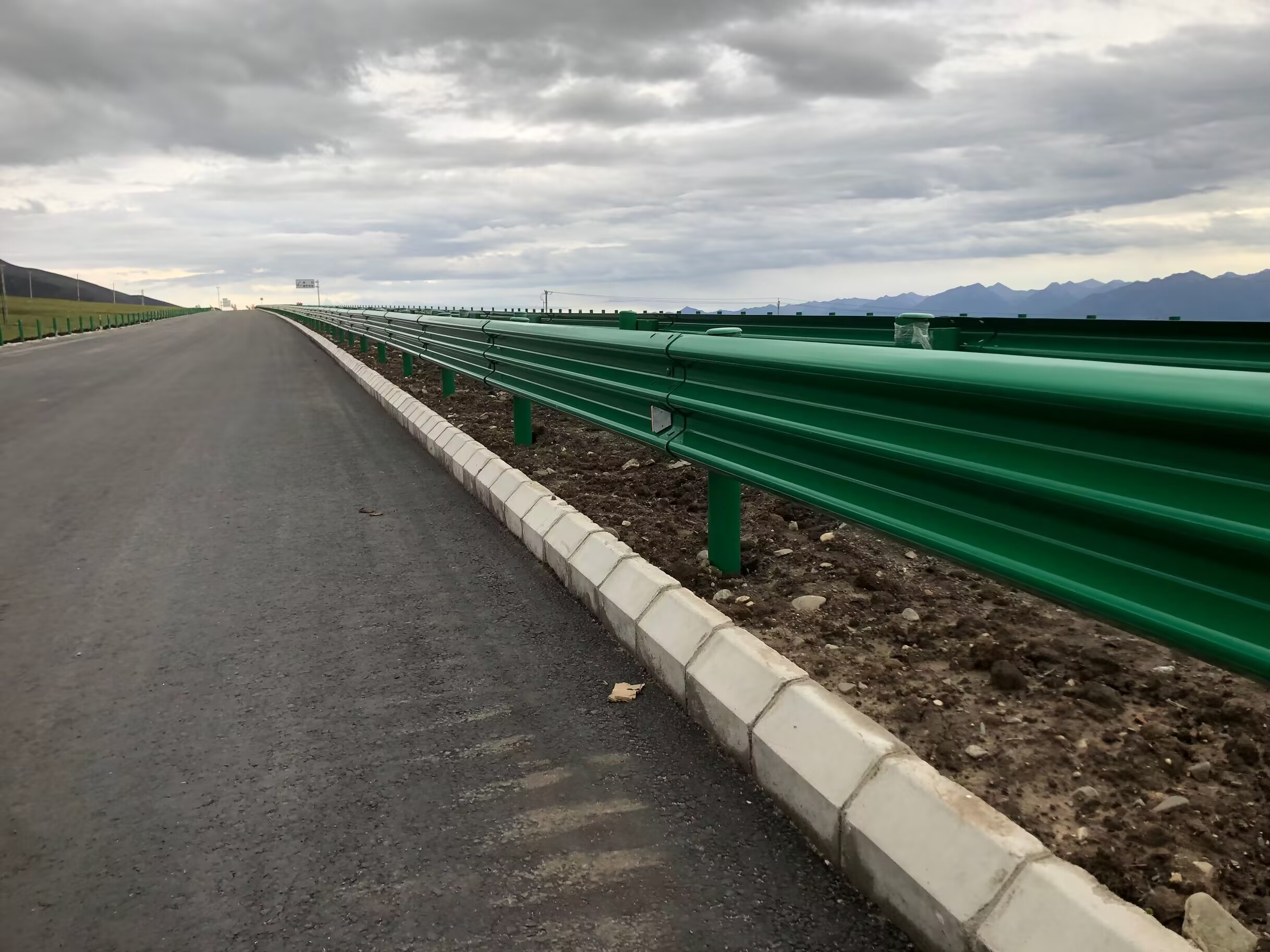 犍为县乡村公路波形护栏波形护栏板 - 推荐
